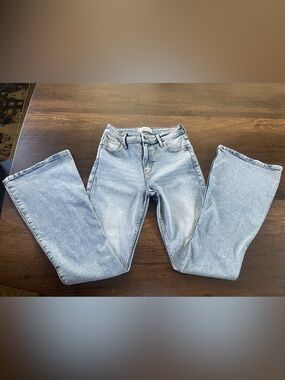 Abercrombie & Fitch The Flare jeans